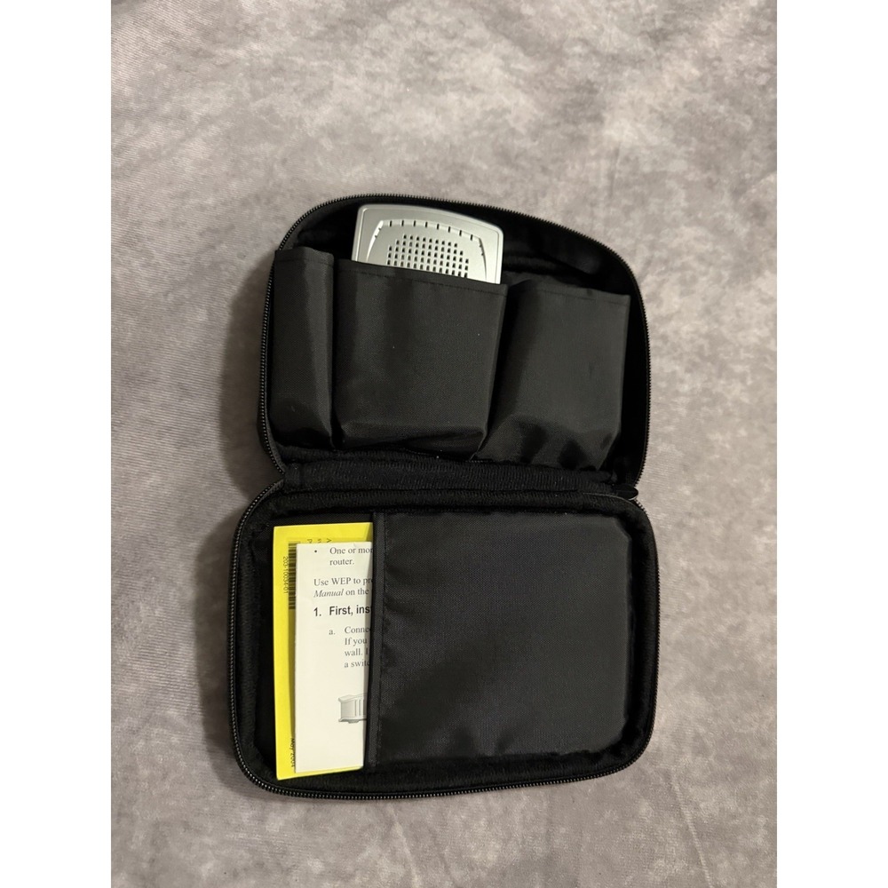 NETGEAR 54 Mbps Travel Router WGR101 w/case - Picture 3 of 4